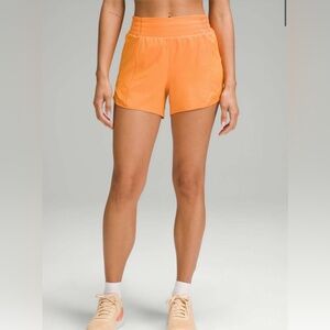 Lululemon Hotty Hot High-Rise Lined Short 4" size 6